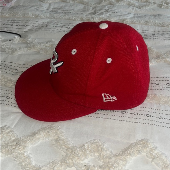 Red hitters Baseball Cap - Picture 3 of 4